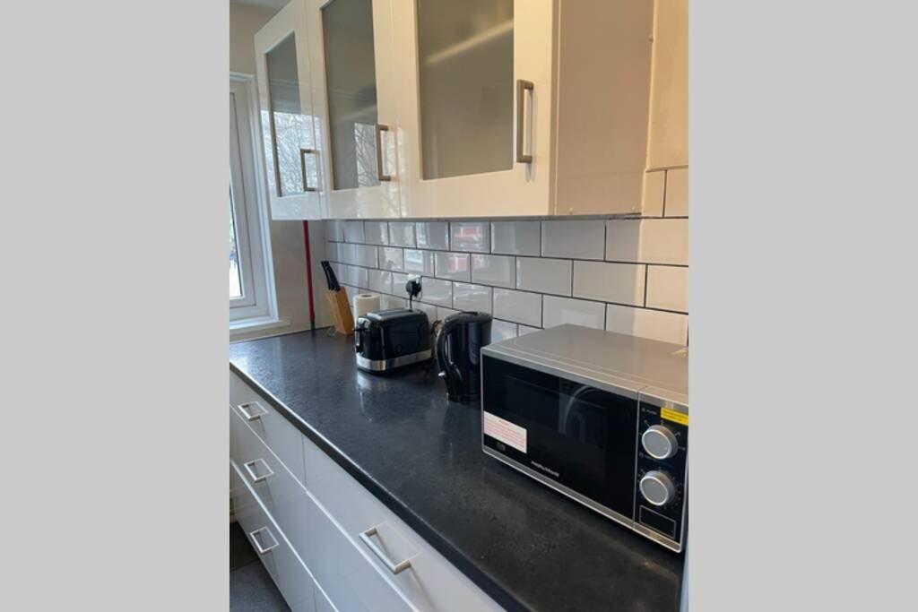 Beautiful Apartment Right Off Of Broadway Market London Exterior photo