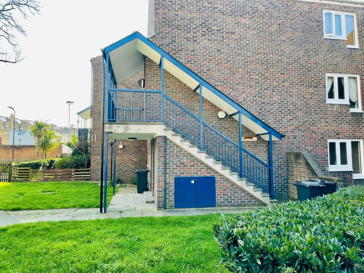 Beautiful Apartment Right Off Of Broadway Market London Exterior photo