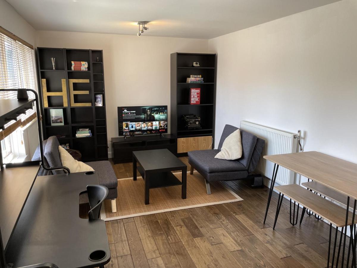 Beautiful Apartment Right Off Of Broadway Market London Exterior photo