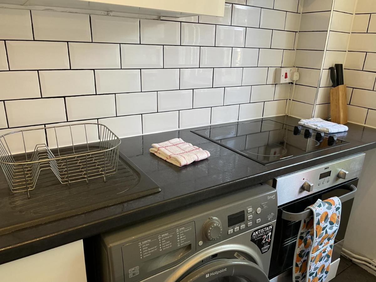 Beautiful Apartment Right Off Of Broadway Market London Exterior photo