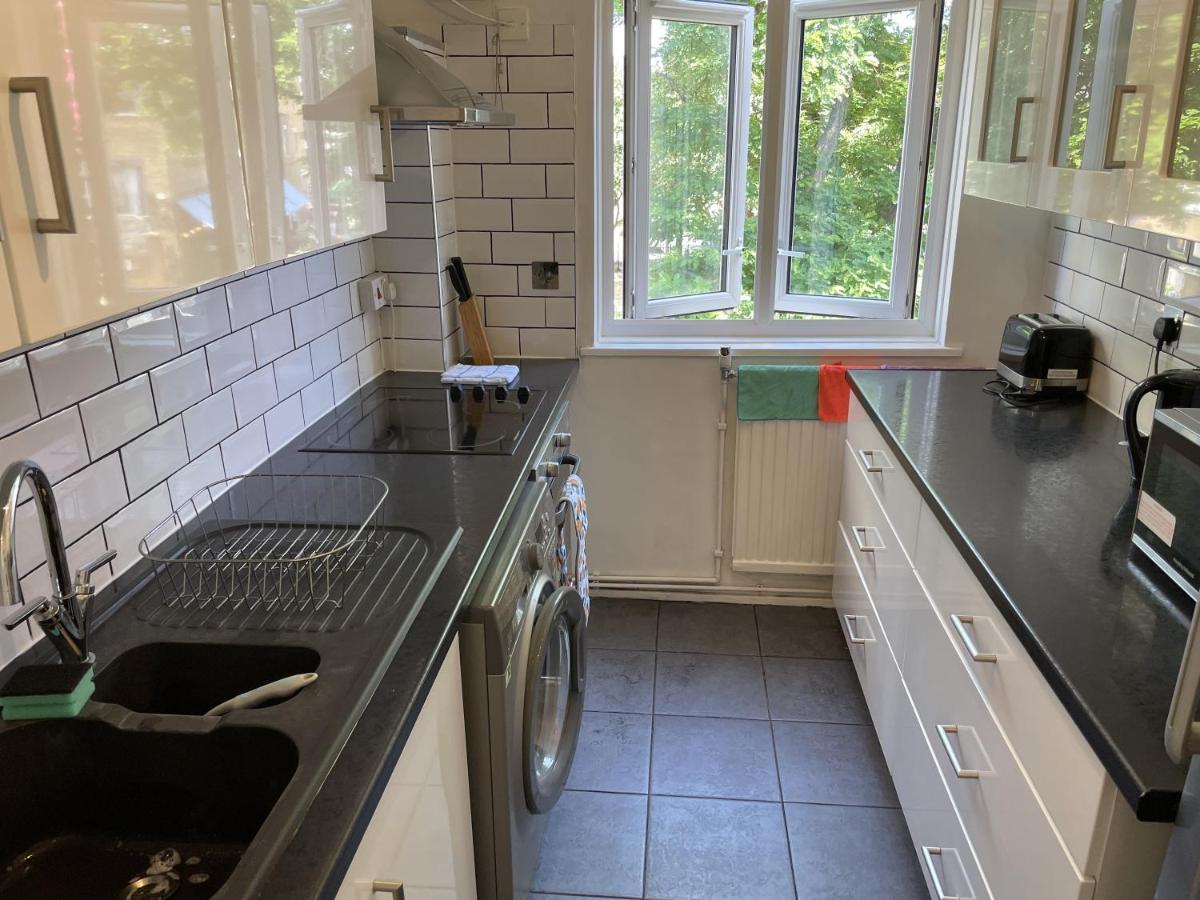 Beautiful Apartment Right Off Of Broadway Market London Exterior photo